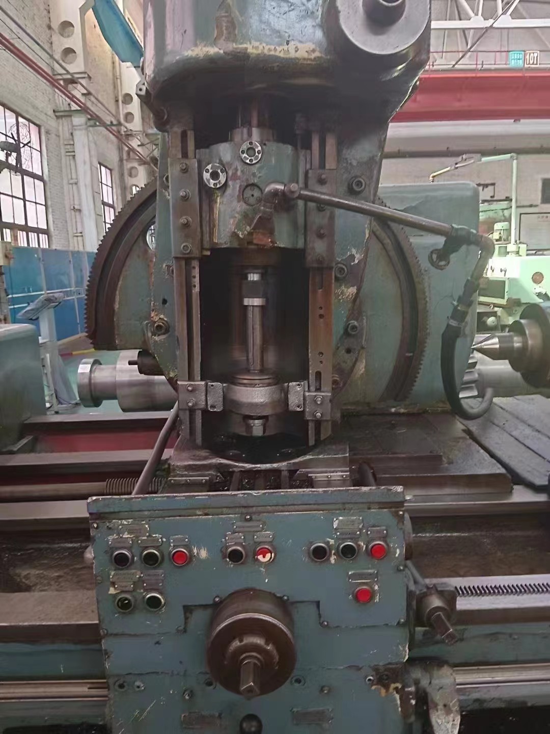 俄羅斯 臥式滾齒機(jī)5B370、加工直徑：800mm、